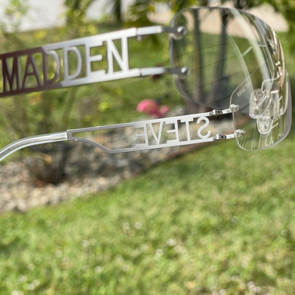 STEVE MADDEN Chita Sunglasses In Silver main image 10
